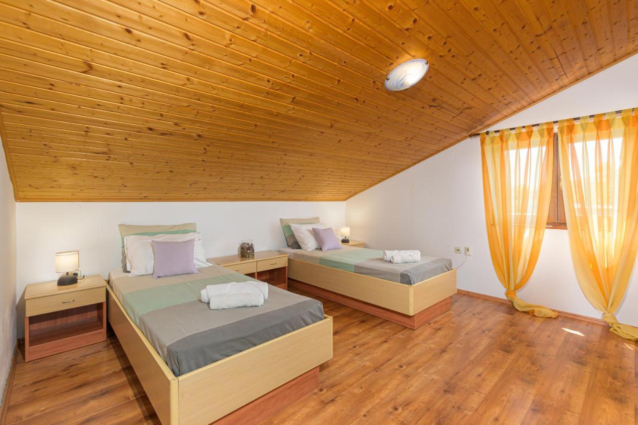 Villa Carla With Private Pool & Kids Playground - Pet Friendly Mutvoran Dış mekan fotoğraf