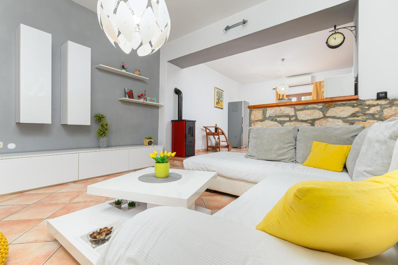 Villa Carla With Private Pool & Kids Playground - Pet Friendly Mutvoran Dış mekan fotoğraf